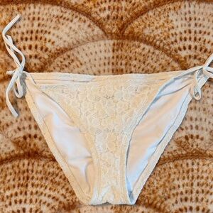 Abercrombie & Fitch White Lace Tie-Side Bikini Bottom Size Medium